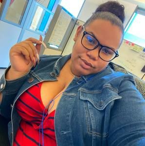 Meet your Posher, Camia